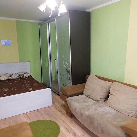 Район Деснянской Правды Apartamento Chernigov Exterior foto