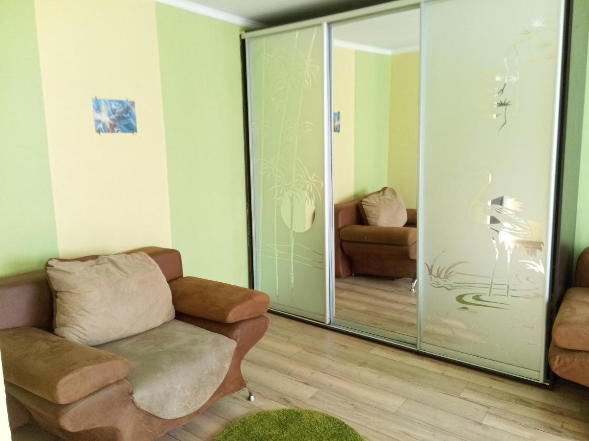 Район Деснянской Правды Apartamento Chernigov Exterior foto