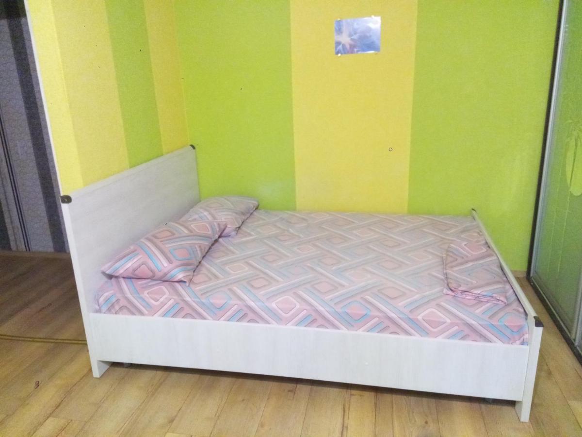 Район Деснянской Правды Apartamento Chernigov Exterior foto
