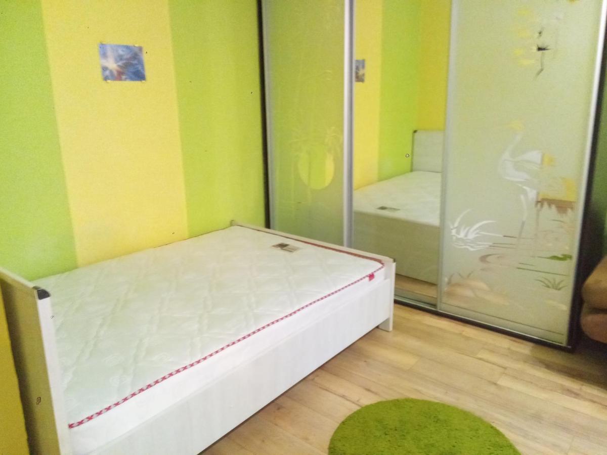 Район Деснянской Правды Apartamento Chernigov Exterior foto