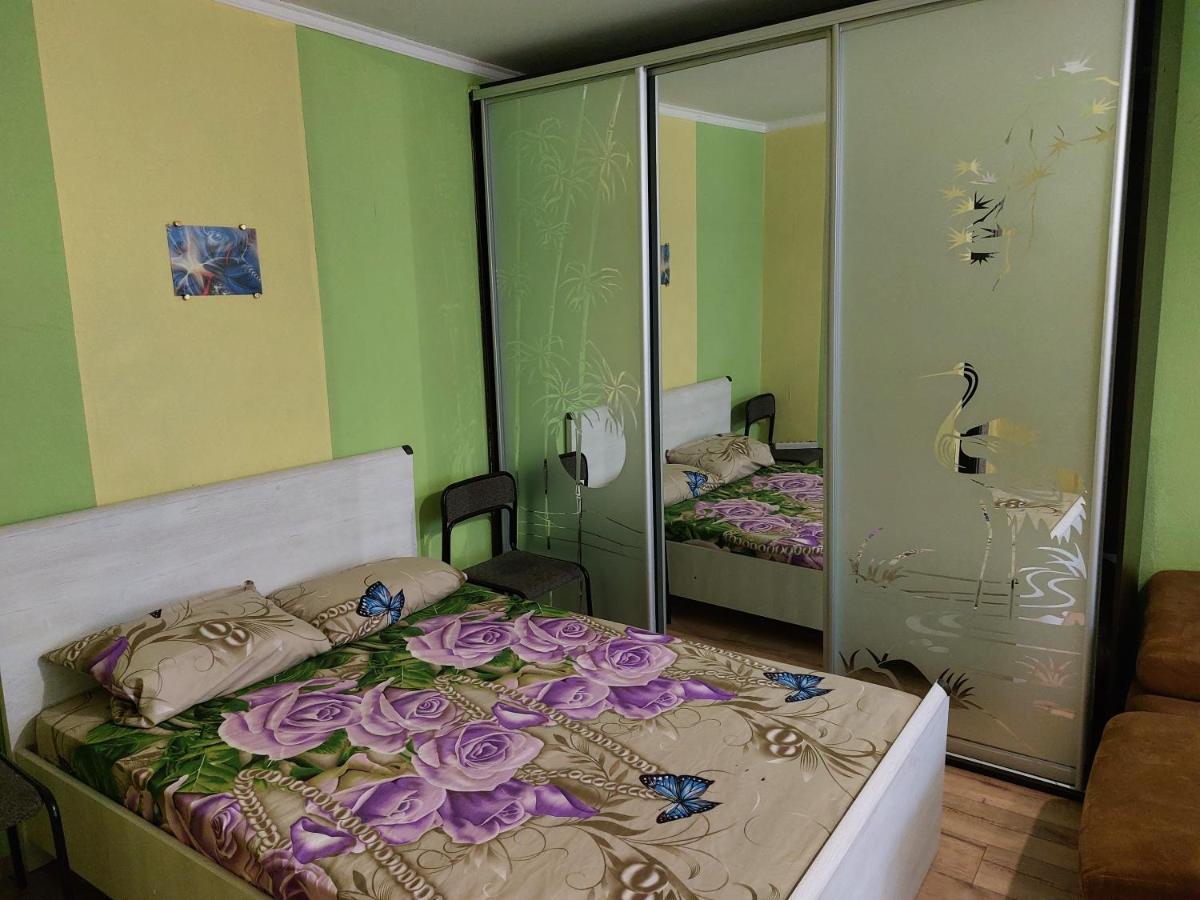Район Деснянской Правды Apartamento Chernigov Exterior foto