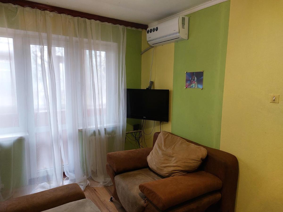 Район Деснянской Правды Apartamento Chernigov Exterior foto
